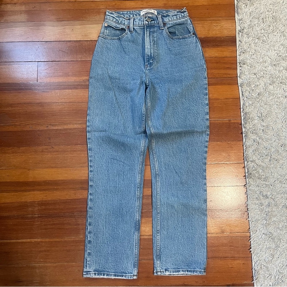 Abercrombie 90s Straight Ultra High Rise Curve Love 26S / 0S